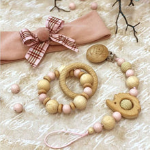 Carica l'immagine nel visualizzatore di Gallery, massaggiagengive, portaciuccio e fascia per bimba rosa